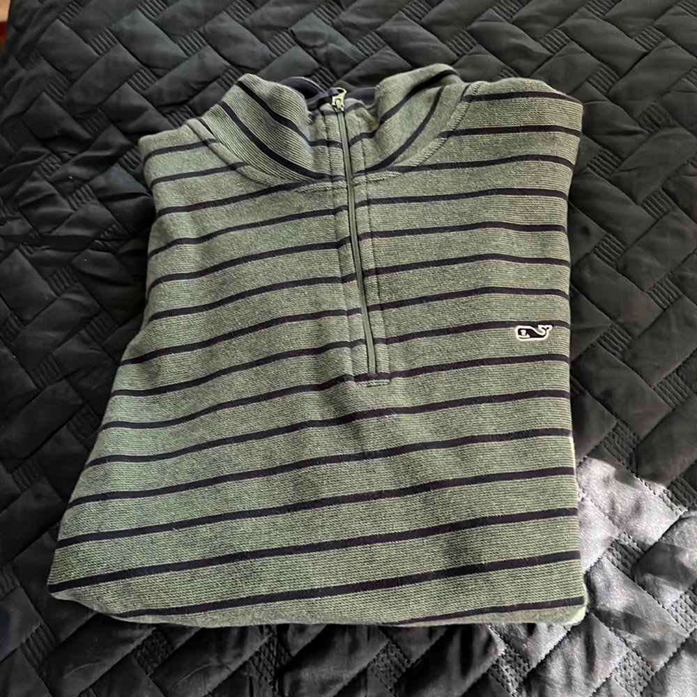 Men’s Vineyard Vines Sweater (Medium)